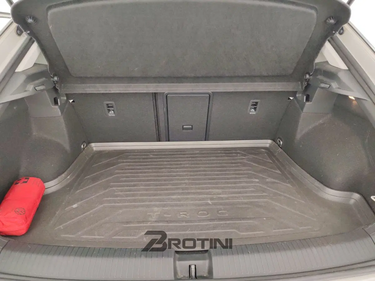 Volkswagen T-Roc usata a Massa-Carrara (10)