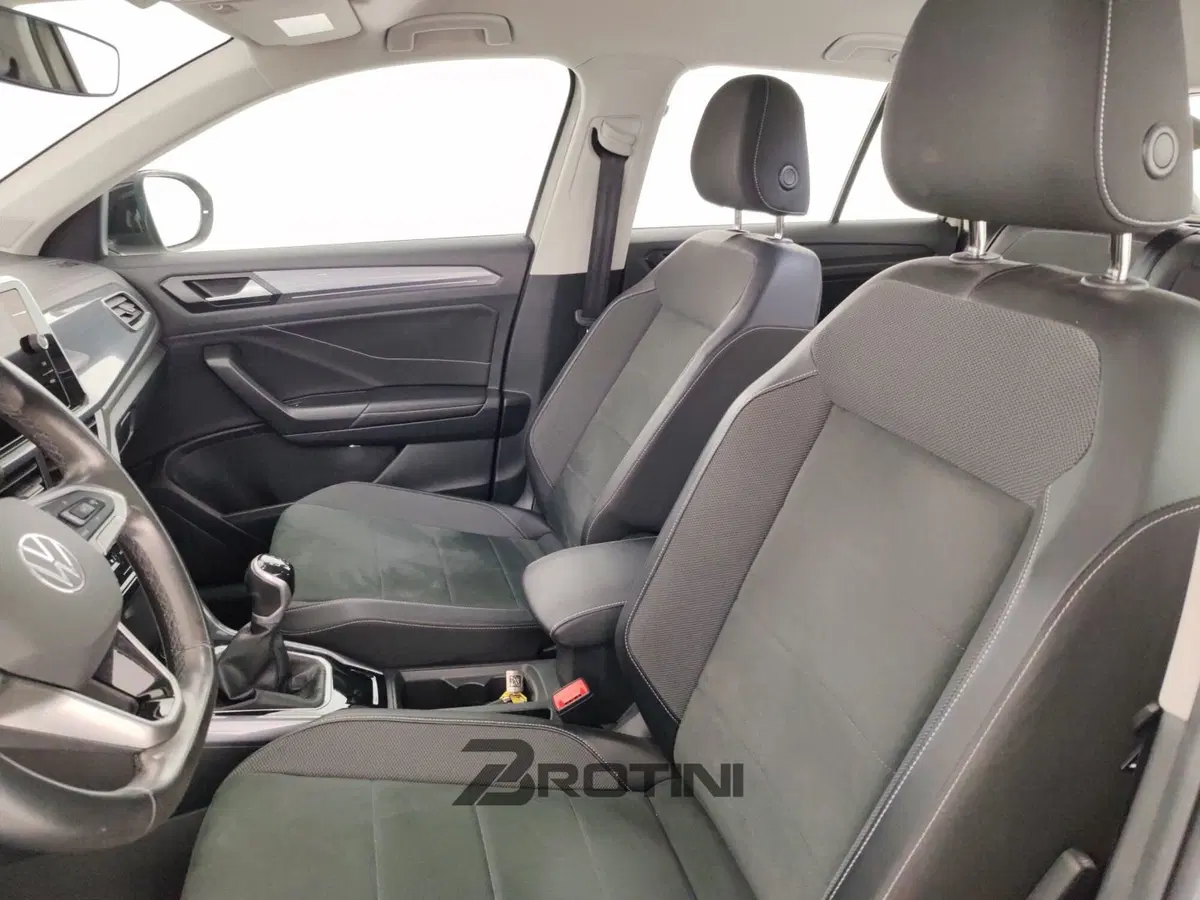 Volkswagen T-Roc usata a Massa-Carrara (8)