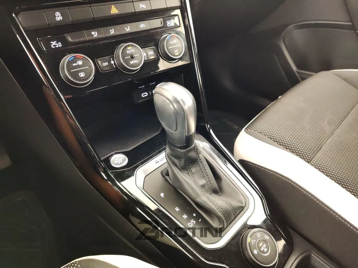 Volkswagen T-Roc usata a Massa-Carrara (11)