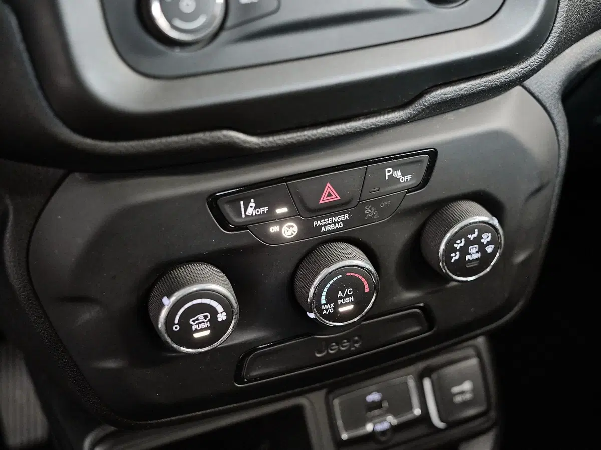 Jeep Renegade usata a Prato (13)