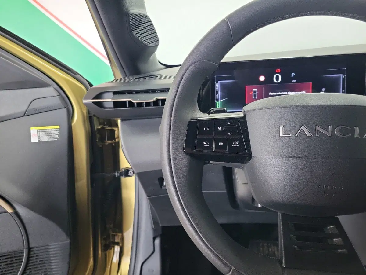 Lancia Ypsilon usata a Arezzo (13)