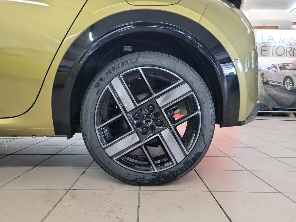 Lancia Ypsilon usata a Arezzo (7)