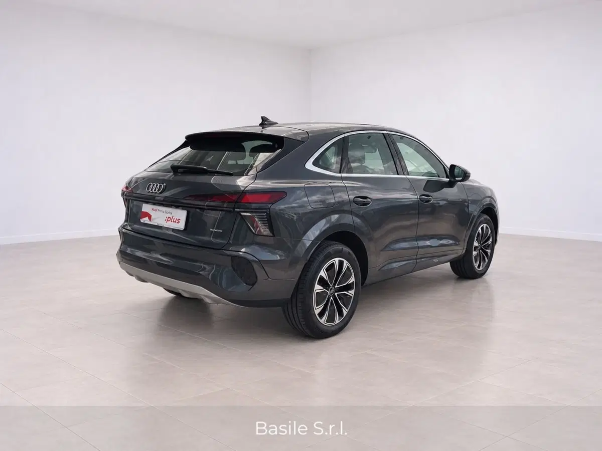 Audi Q3 Sportback nuova a Taranto (2)