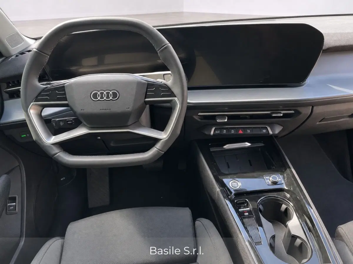 Audi Q3 Sportback nuova a Taranto (5)