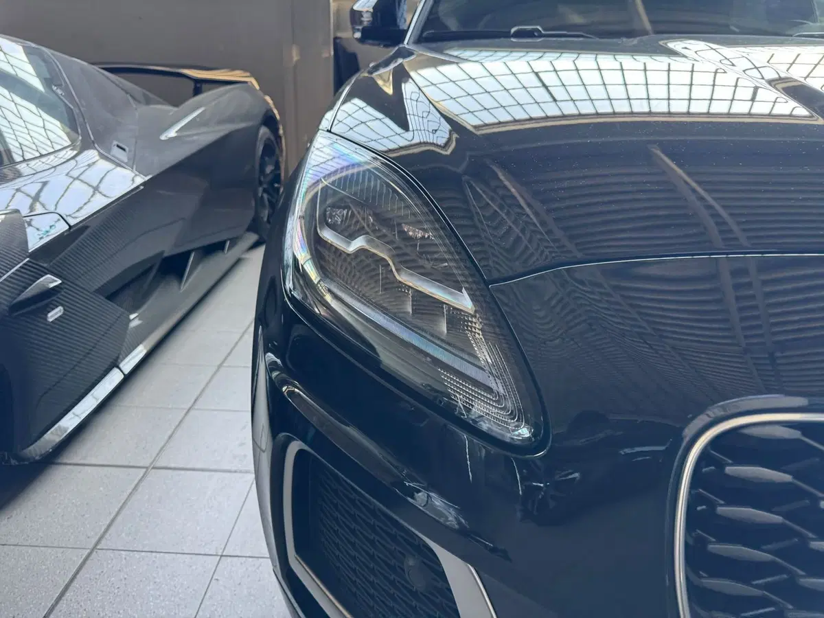 Jaguar E-Pace nuova a Monza e Brianza (17)