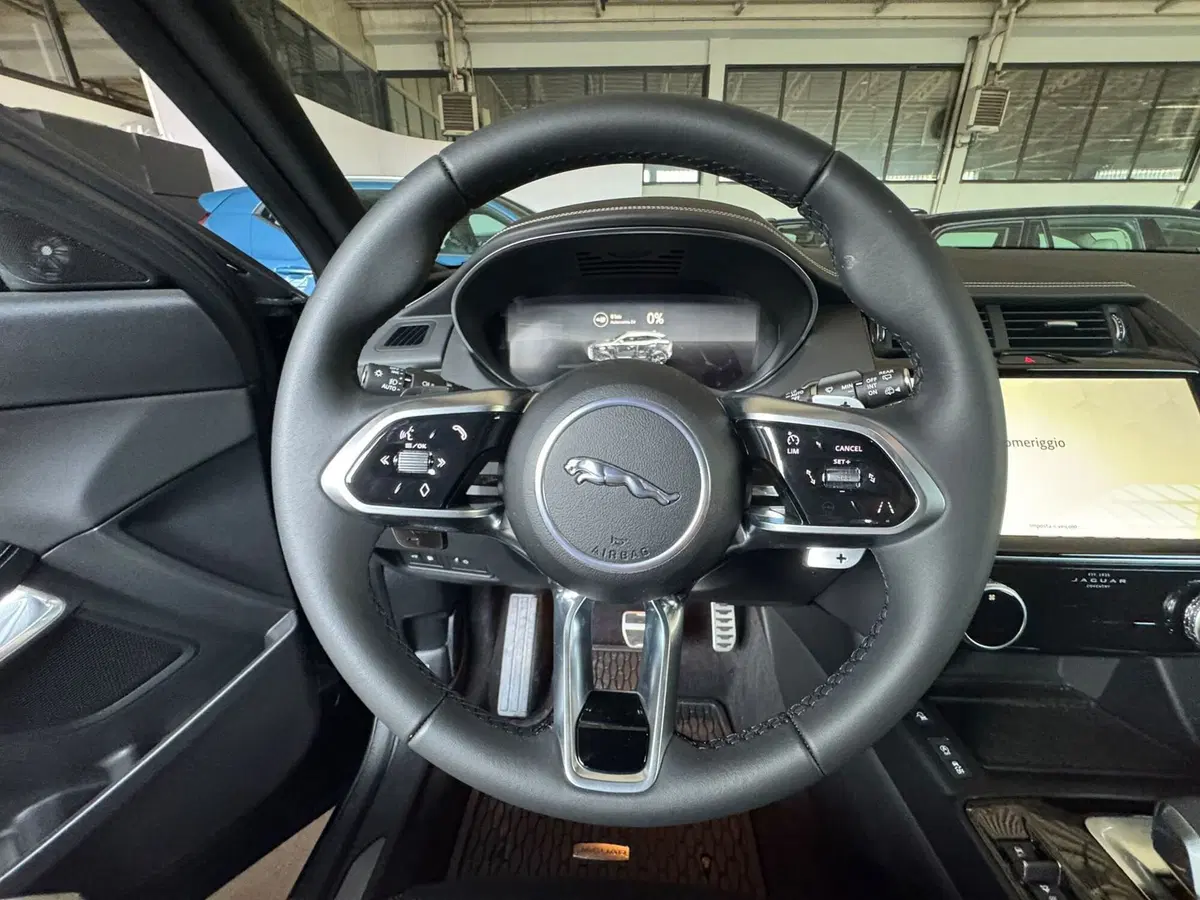 Jaguar E-Pace nuova a Monza e Brianza (20)