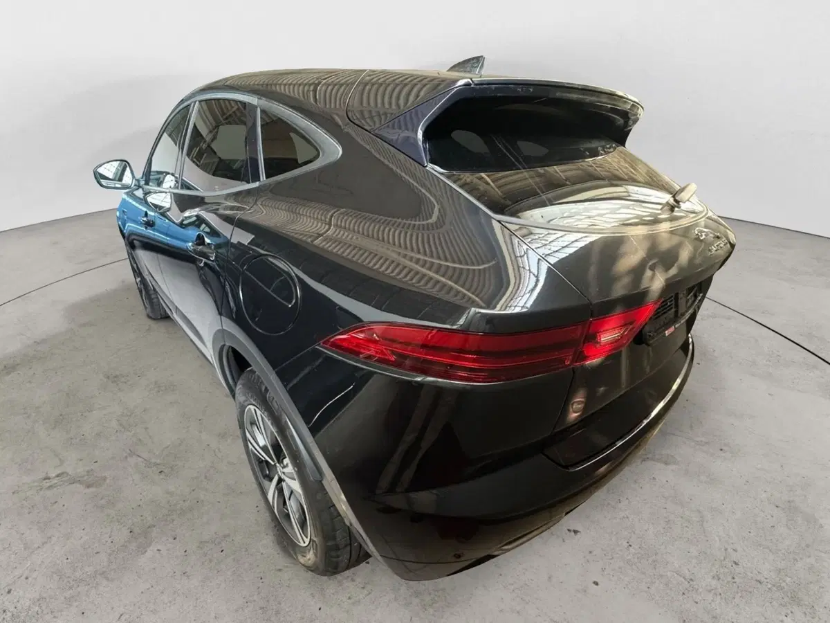 Jaguar E-Pace nuova a Monza e Brianza (5)