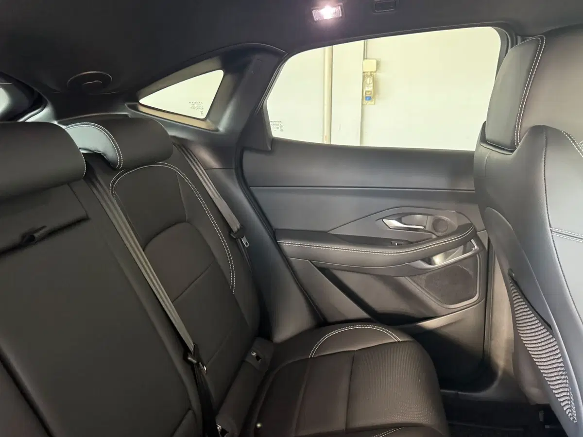 Jaguar E-Pace nuova a Monza e Brianza (16)