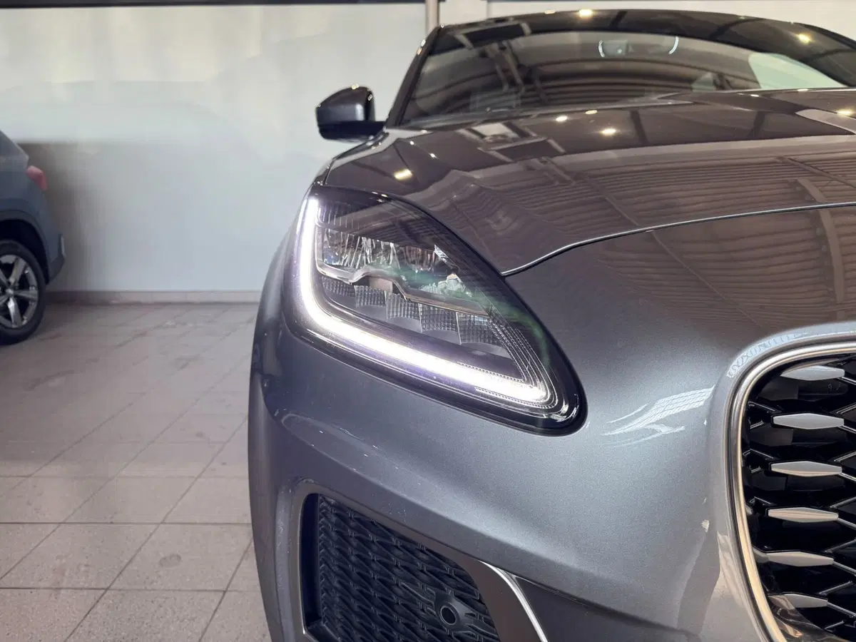 Jaguar E-Pace nuova a Monza e Brianza (19)