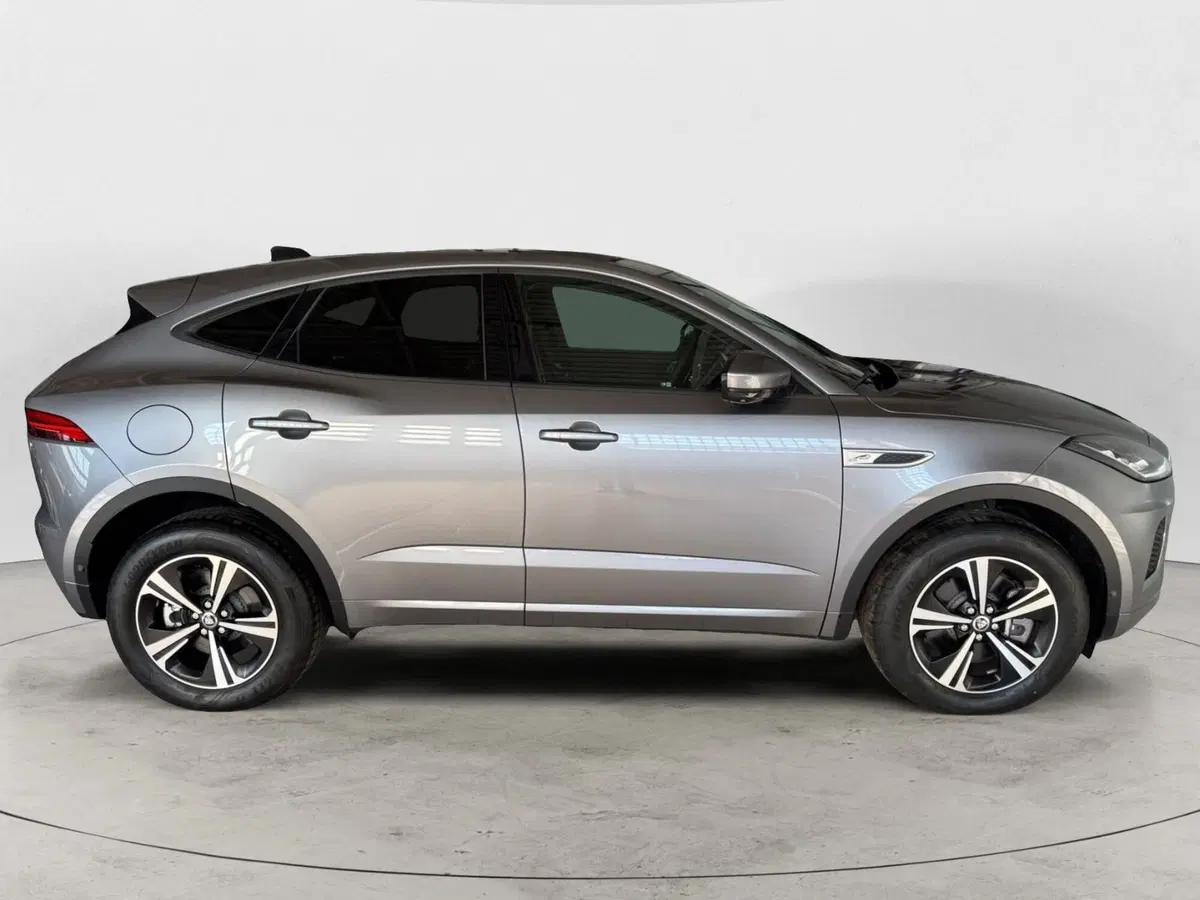 Jaguar E-Pace nuova a Monza e Brianza (8)