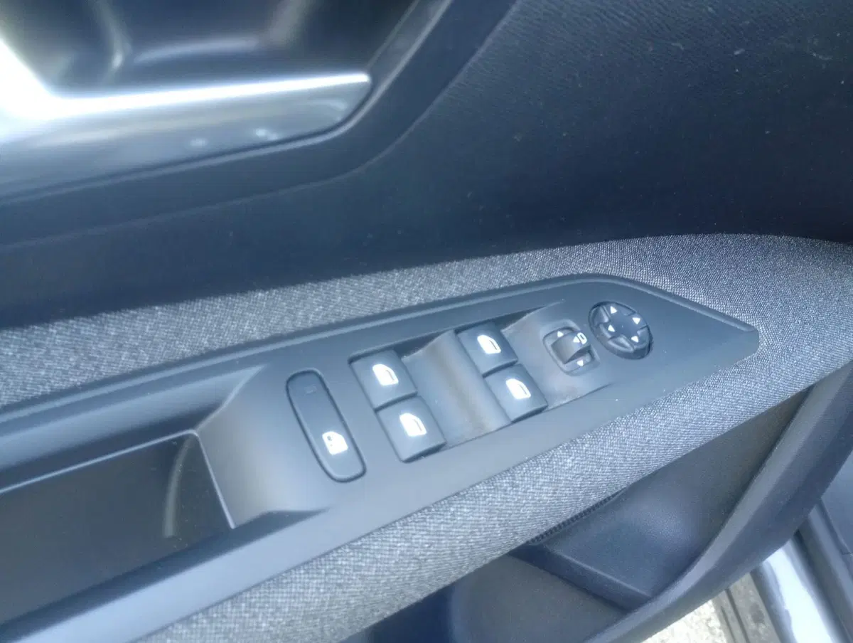 Peugeot 3008 usata a Rimini (12)