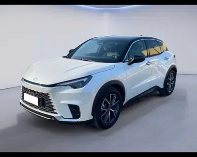 Lexus LBX 1.5 hybrid Class 2wd del 2025 usata a Cremona