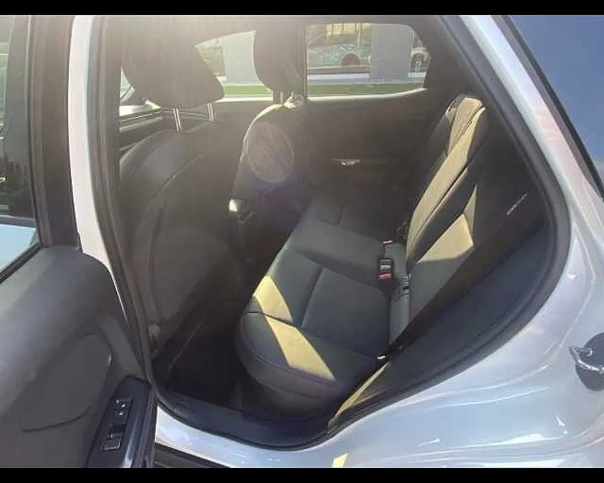Lexus LBX usata a Cremona (12)