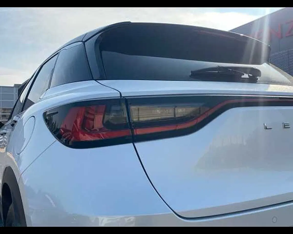 Lexus LBX usata a Cremona (16)