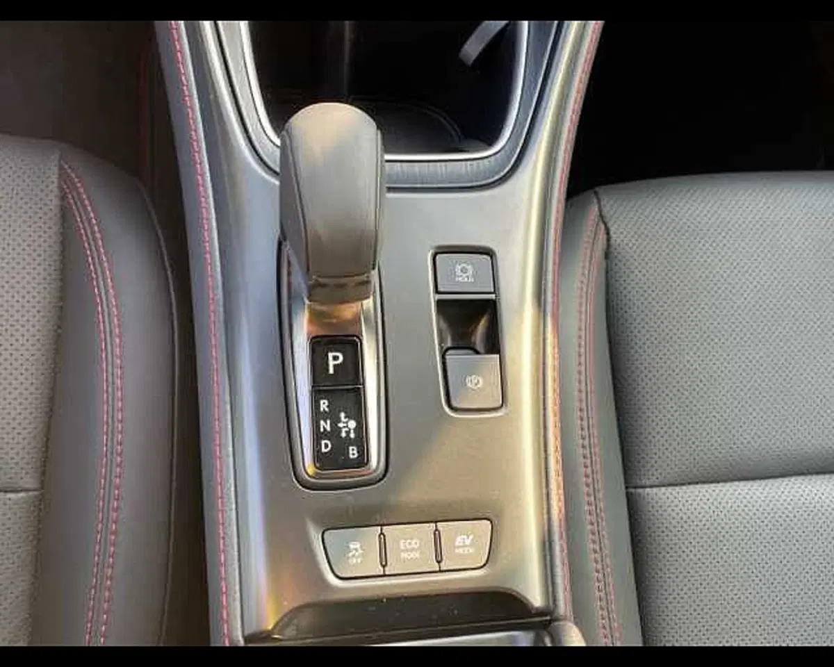 Lexus LBX usata a Cremona (8)