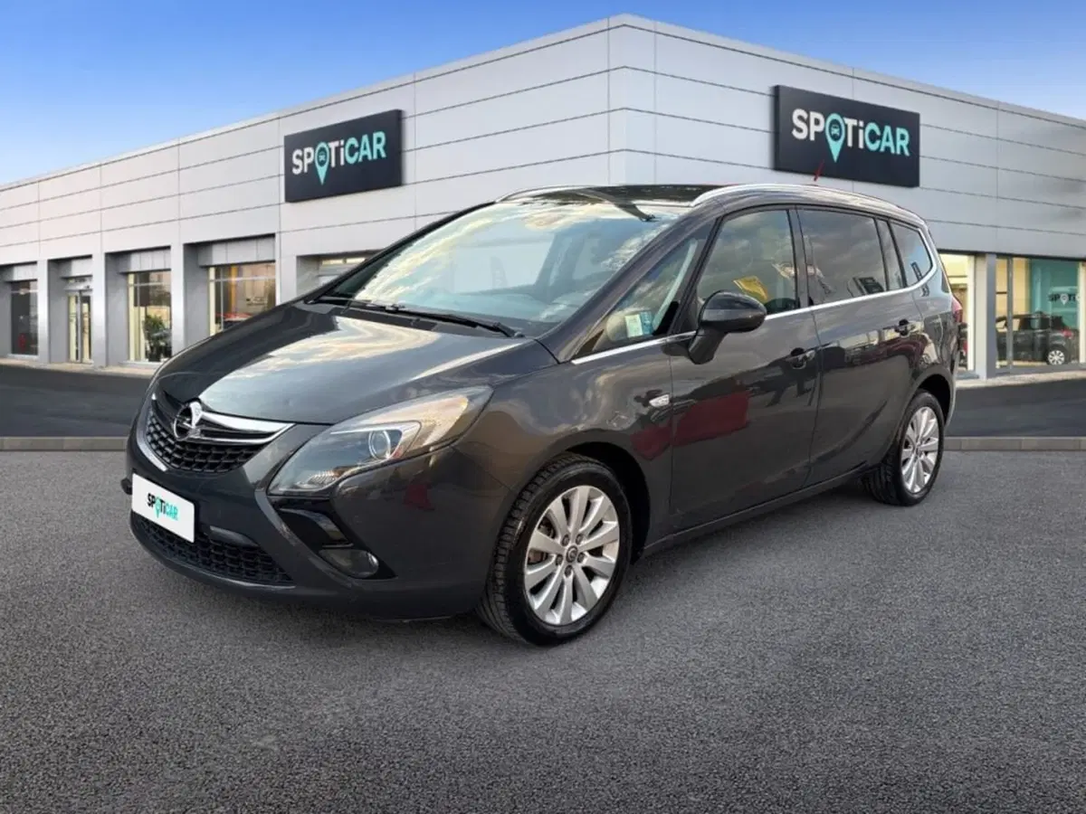 Opel Zafira Tourer usata a Foggia