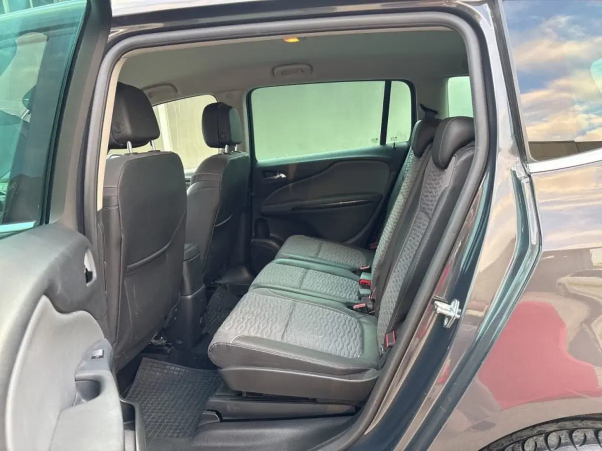 Opel Zafira Tourer usata a Foggia (10)