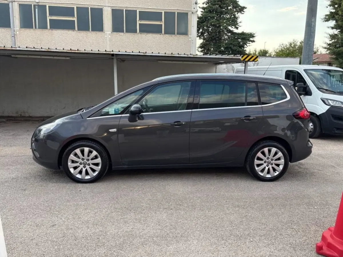Opel Zafira Tourer usata a Foggia (13)