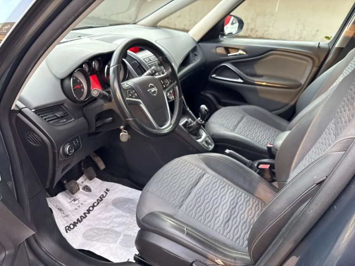 Opel Zafira Tourer usata a Foggia (14)
