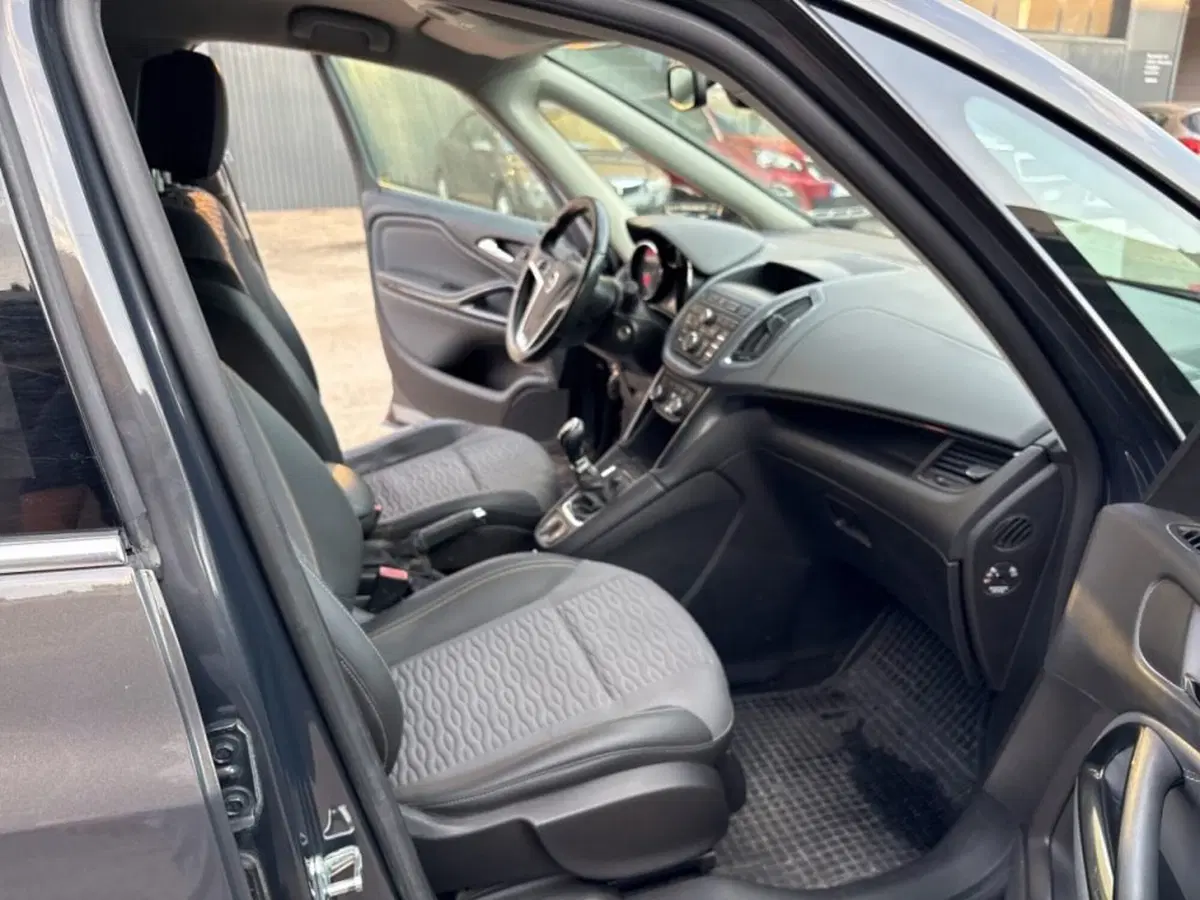 Opel Zafira Tourer usata a Foggia (19)