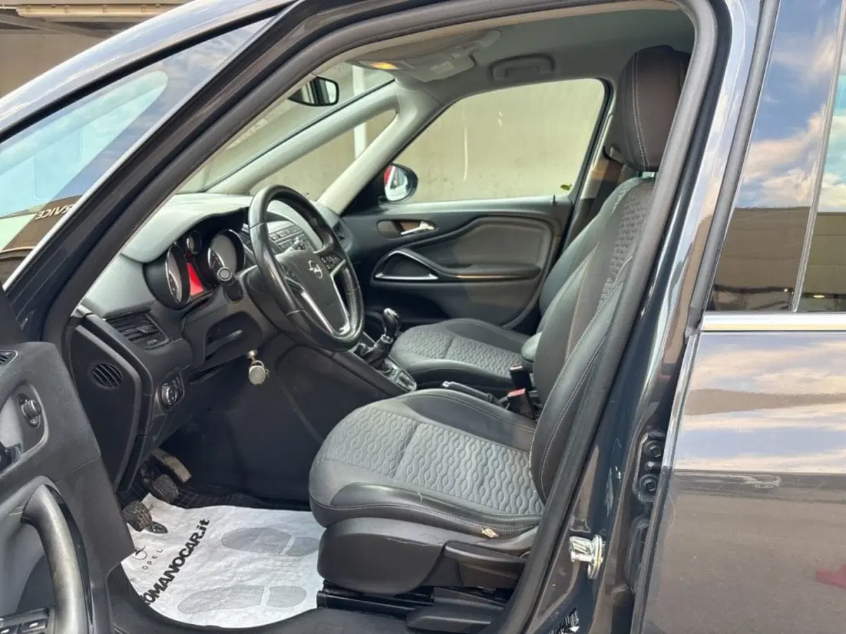 Opel Zafira Tourer usata a Foggia (9)