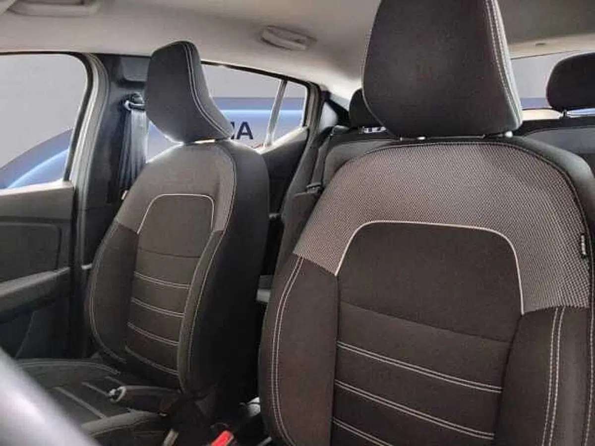 Dacia Sandero Streetway usata a Milano (10)