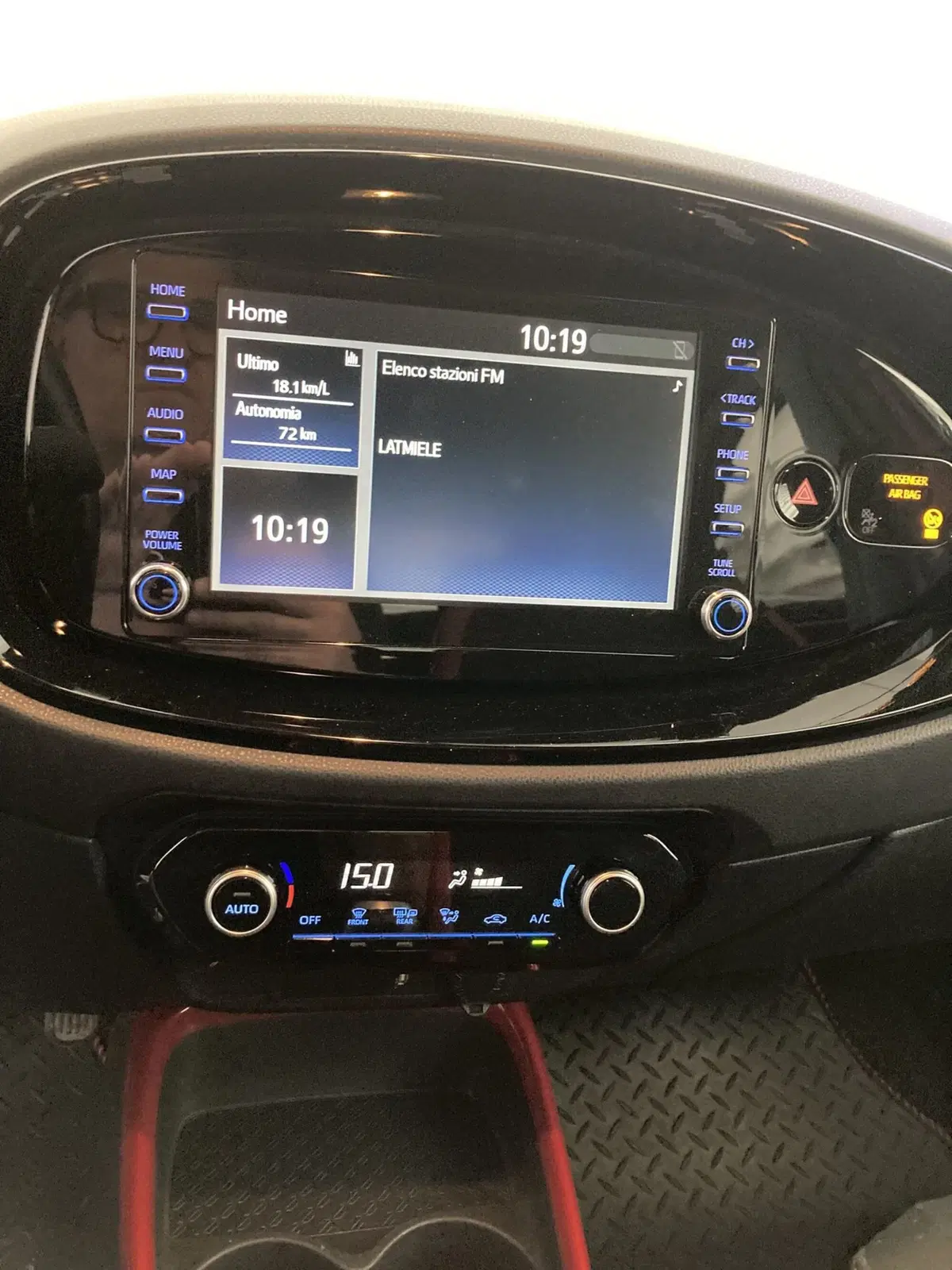 Toyota Aygo X usata a Foggia (10)