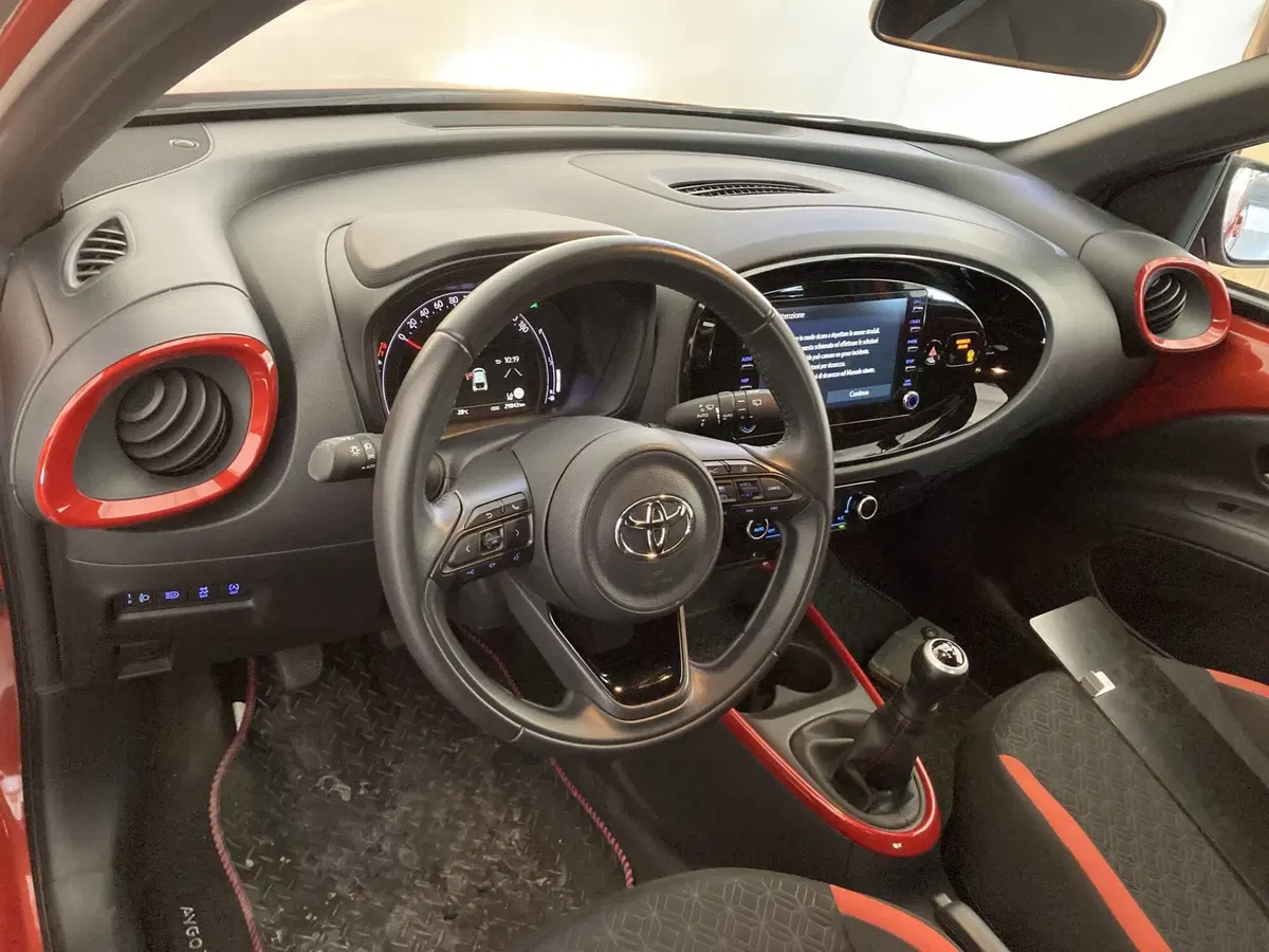 Toyota Aygo X usata a Foggia (6)