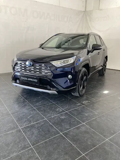 Toyota Rav4 vvt-ie h Style 2wd 218cv e-cvt del 2021 usata a San Severo