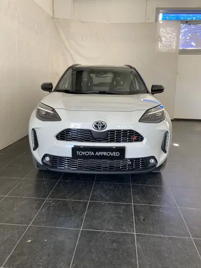 Toyota Yaris Cross 1.5h GR Sport Black Sky fwd 116cv e-cvt del 2023 usata a San Severo
