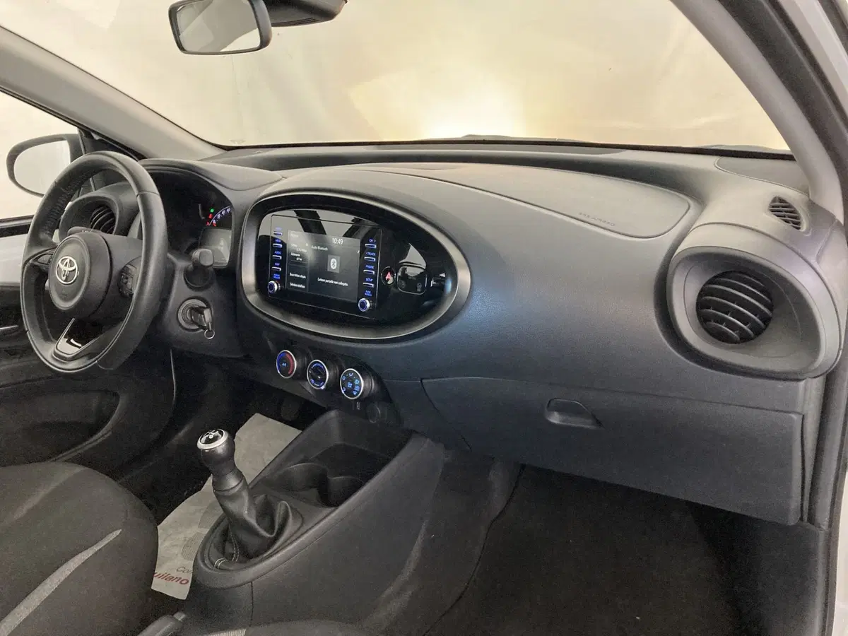 Toyota Aygo X usata a Foggia (9)