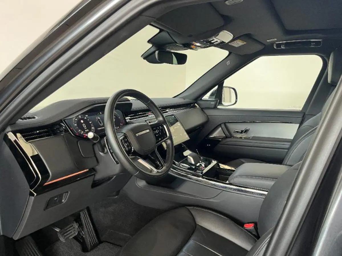 Land Rover Range Rover Sport usata a Venezia (12)
