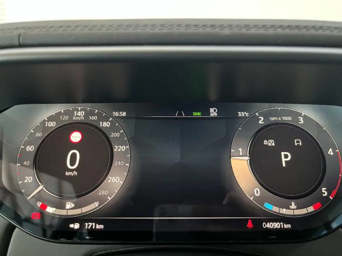 Land Rover Range Rover Sport usata a Venezia (18)