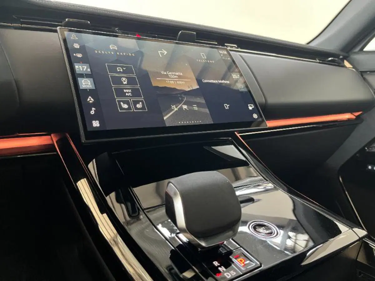 Land Rover Range Rover Sport usata a Venezia (19)