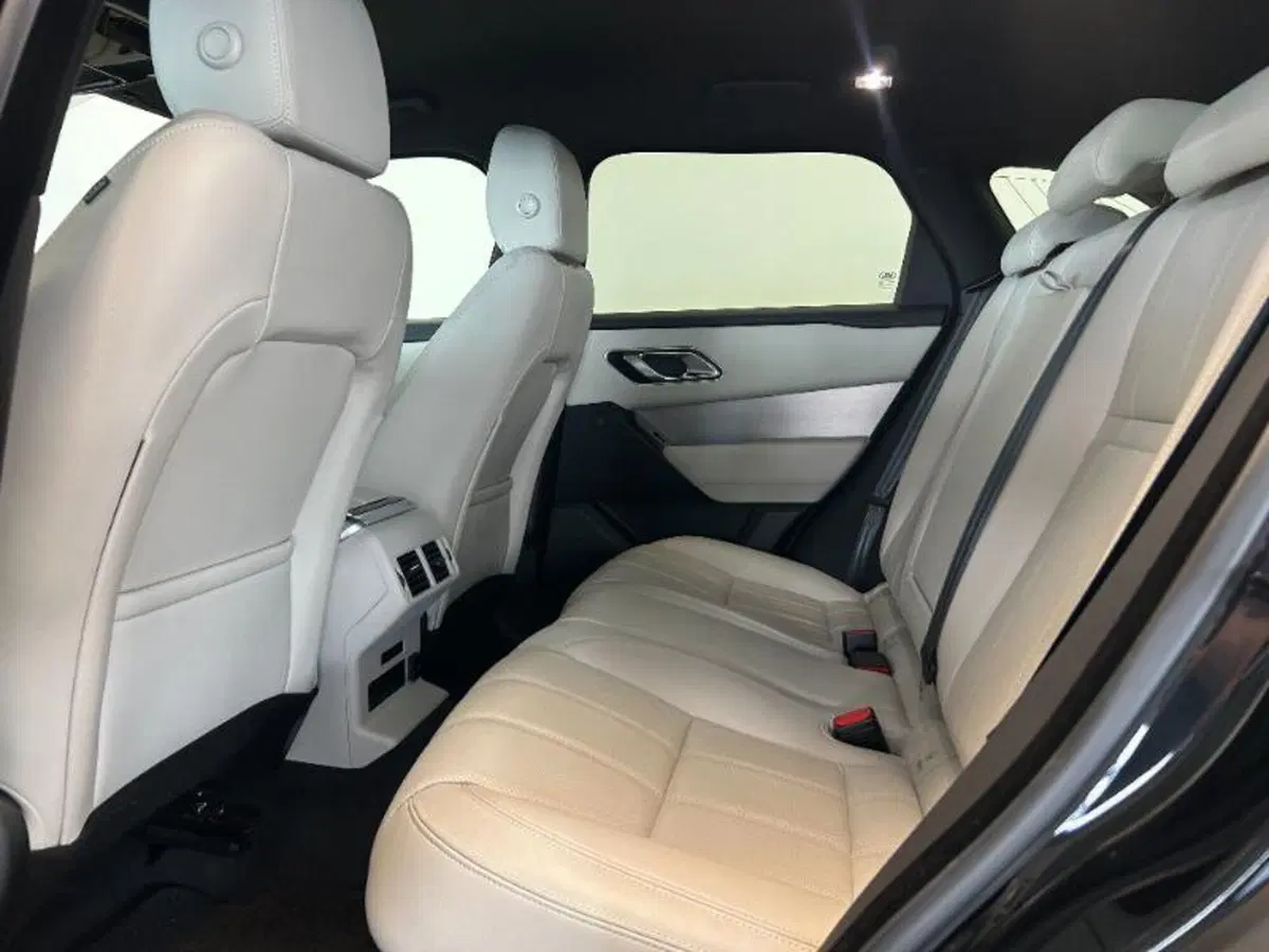 Land Rover Range Rover Velar usata a Venezia (16)