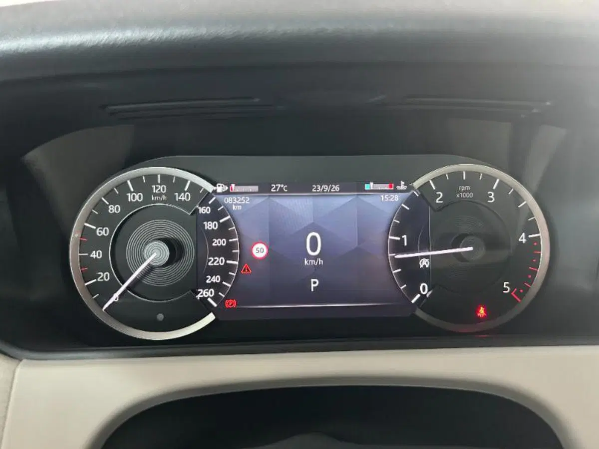 Land Rover Range Rover Velar usata a Venezia (18)