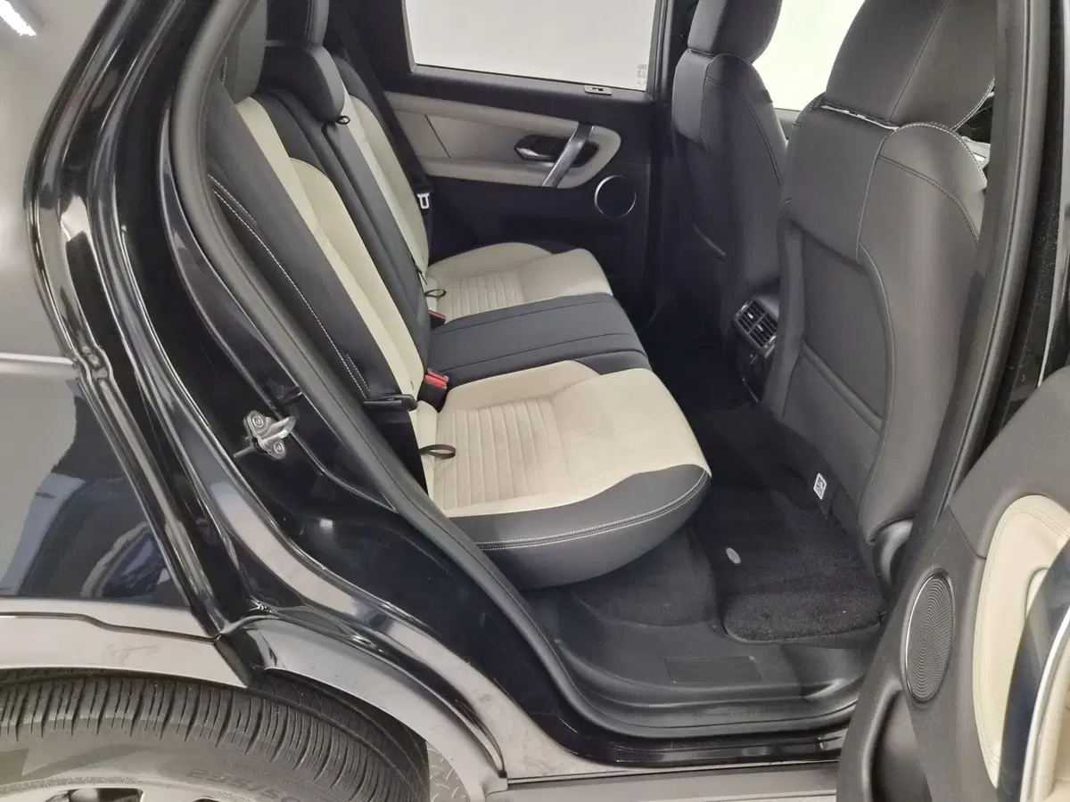 Land Rover Discovery Sport usata a Bergamo (5)