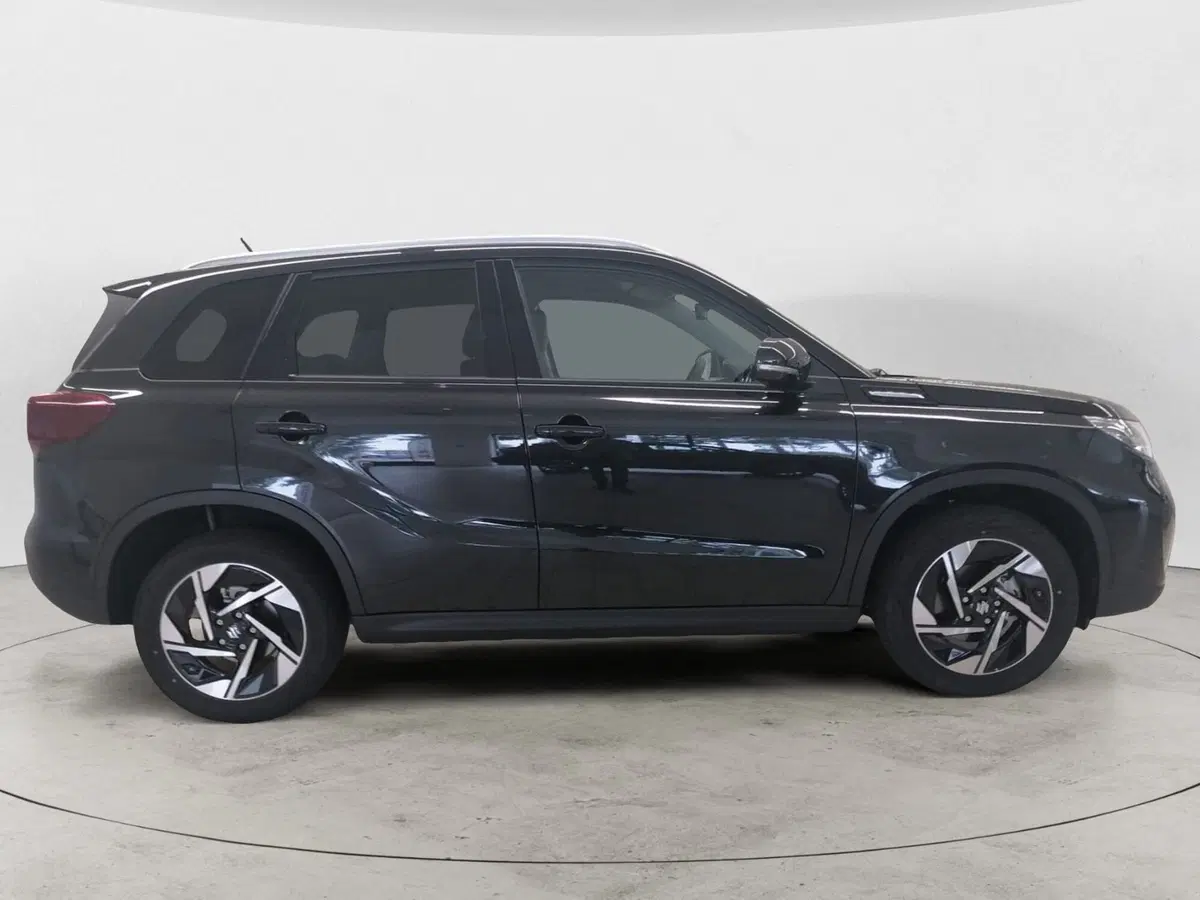 Suzuki Vitara nuova a Milano (2)