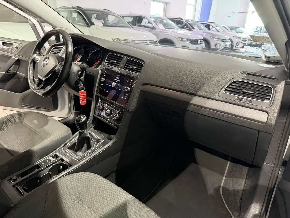 Volkswagen Golf usata a Genova (10)
