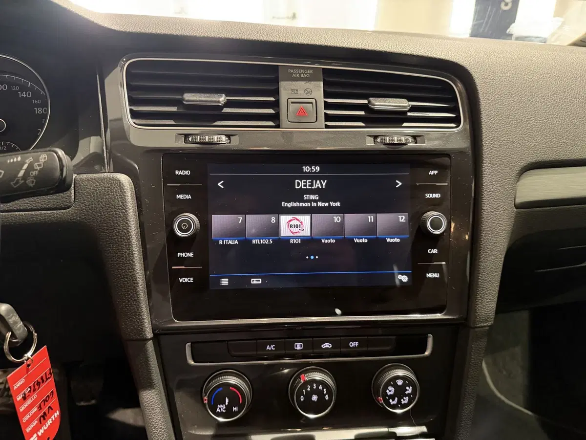 Volkswagen Golf usata a Genova (13)