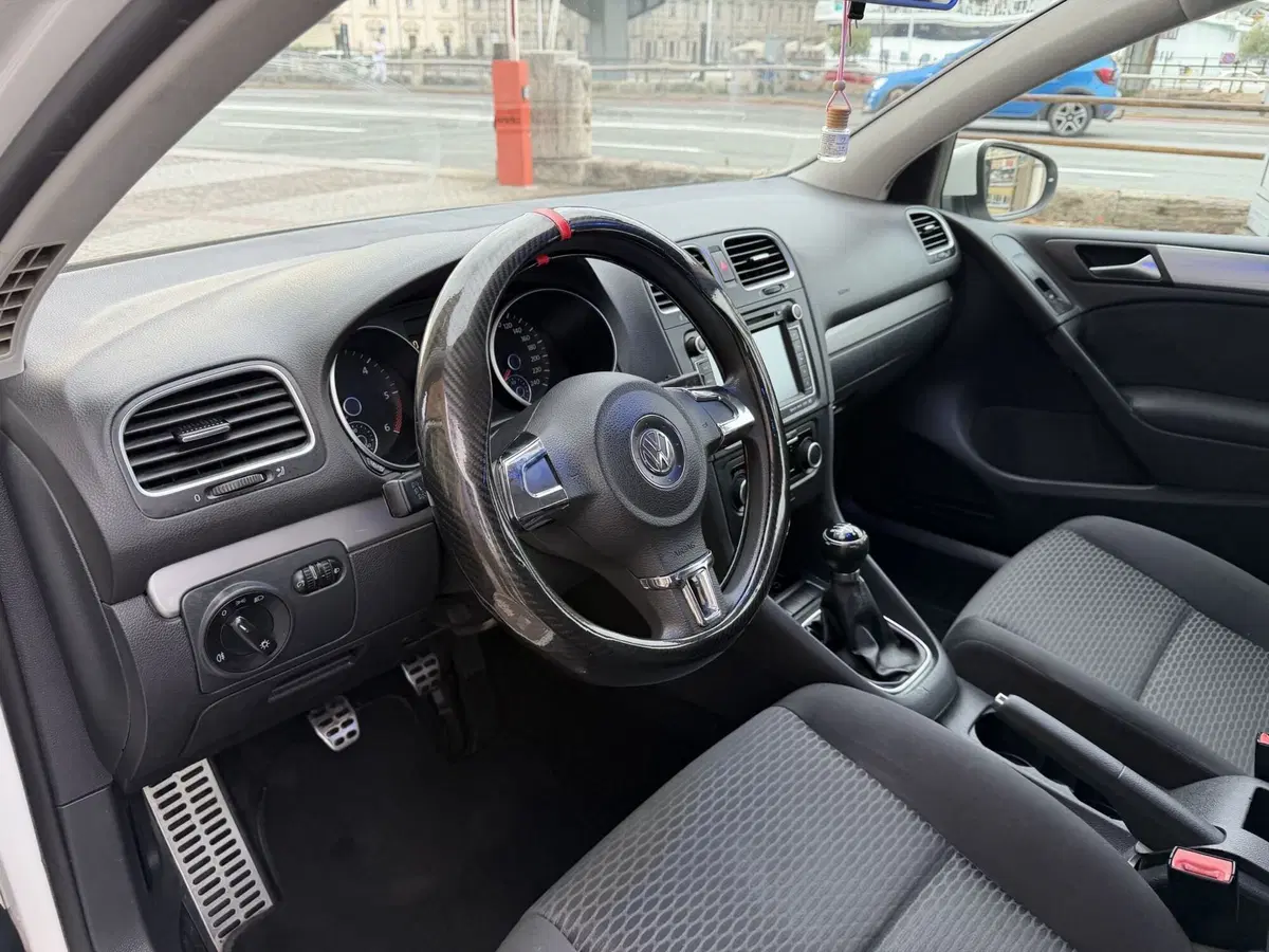 Volkswagen Golf usata a Genova (8)