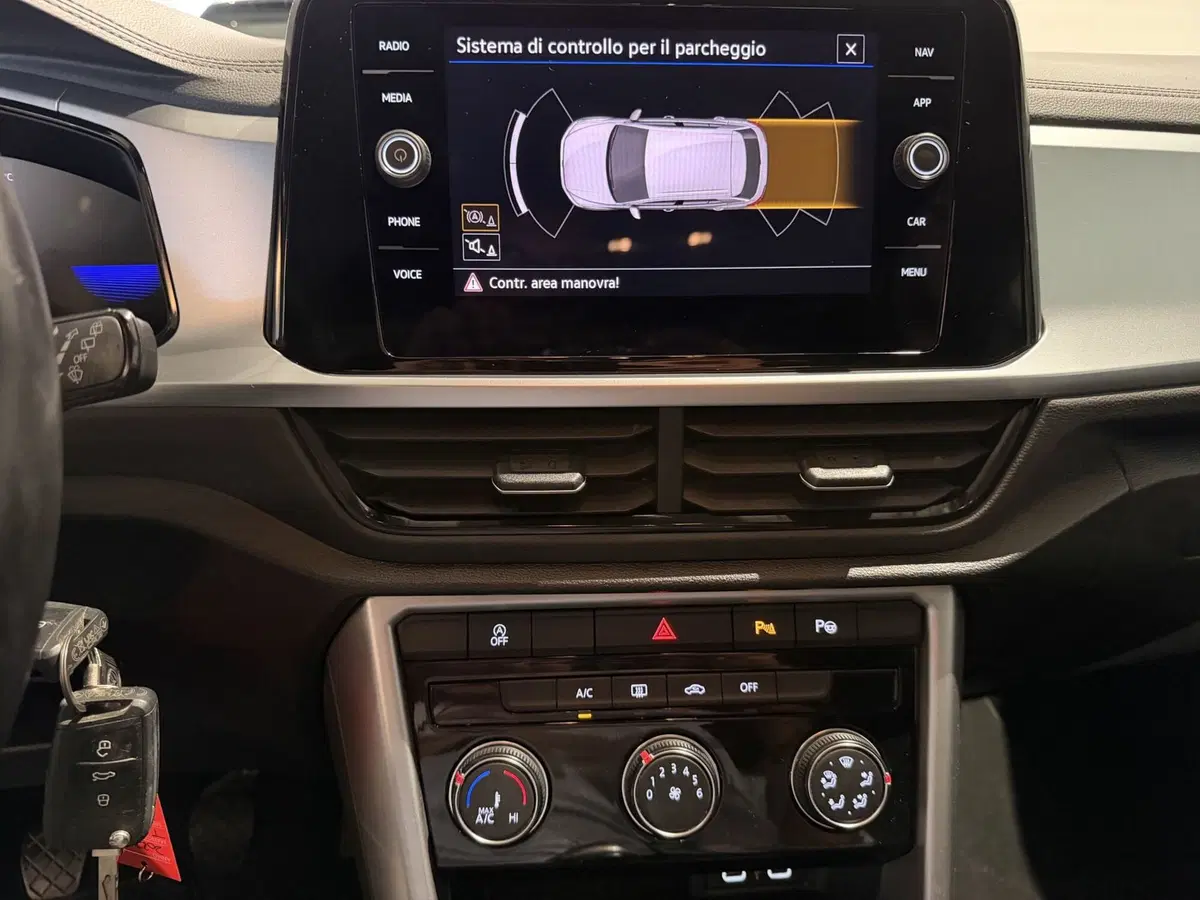 Volkswagen T-Roc usata a Genova (12)