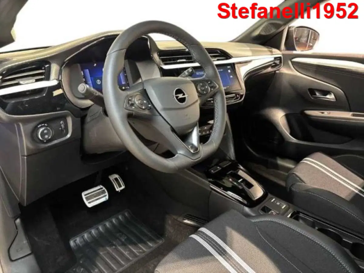 Opel Corsa nuova a Bologna (11)