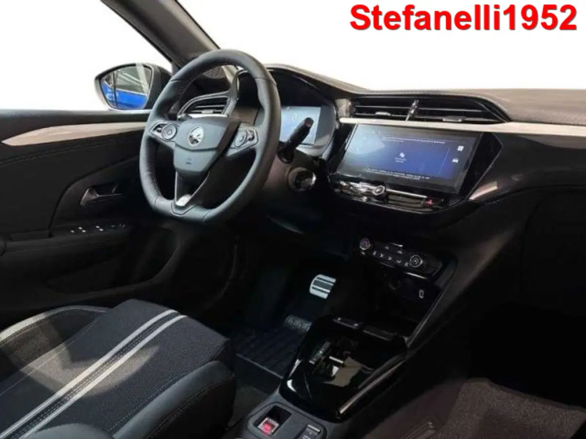 Opel Corsa nuova a Bologna (15)