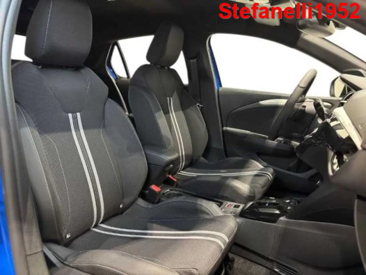 Opel Corsa nuova a Bologna (16)