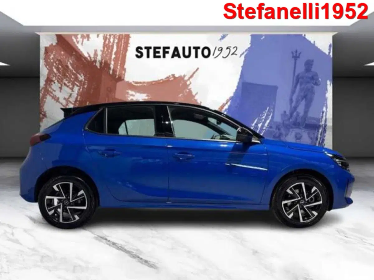 Opel Corsa nuova a Bologna (2)