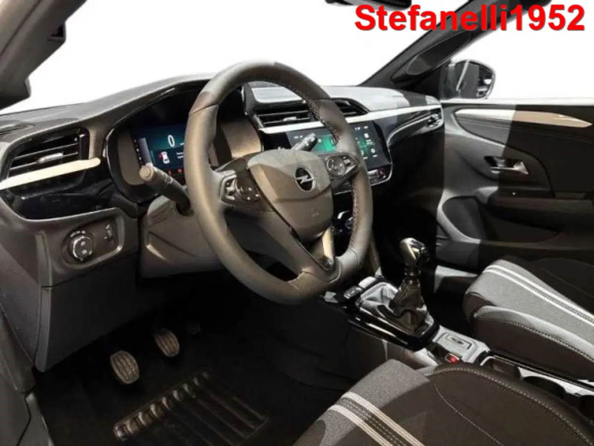 Opel Corsa nuova a Bologna (11)