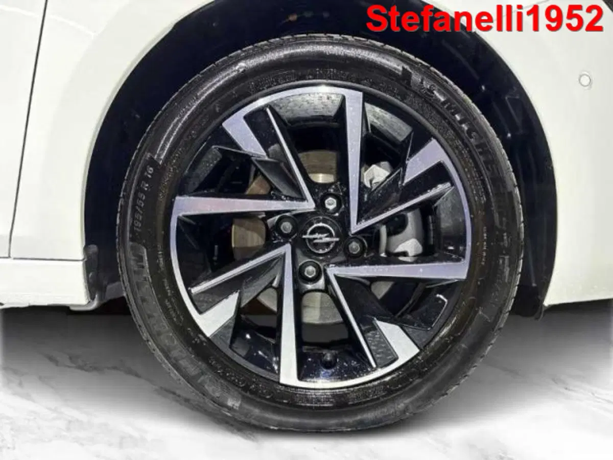 Opel Corsa nuova a Bologna (8)