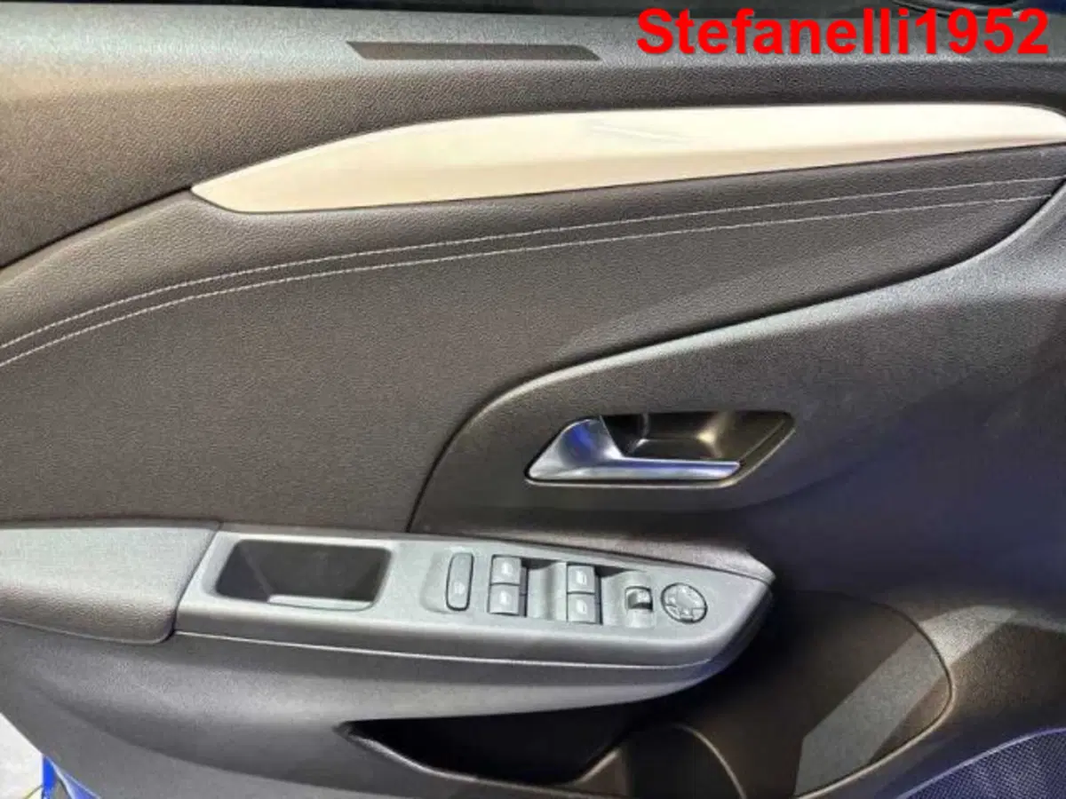 Opel Corsa nuova a Bologna (10)