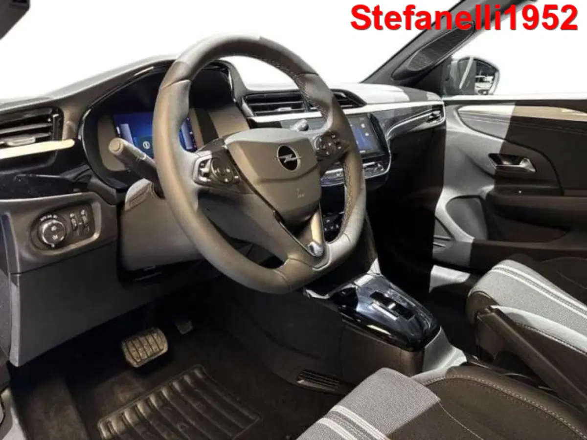 Opel Corsa nuova a Bologna (11)